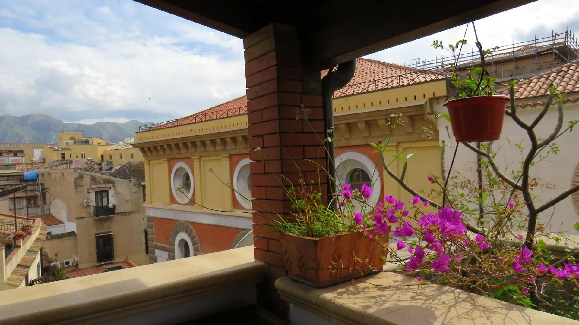Awesome Terrace And Apartment In The City Centre Palermo 0*,  Italy