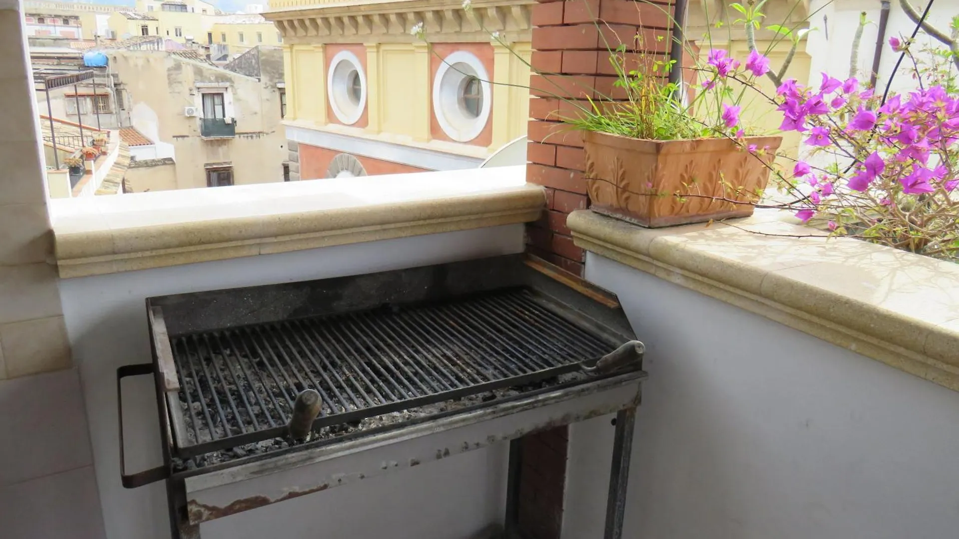 Awesome Terrace And Apartment In The City Centre Palermo