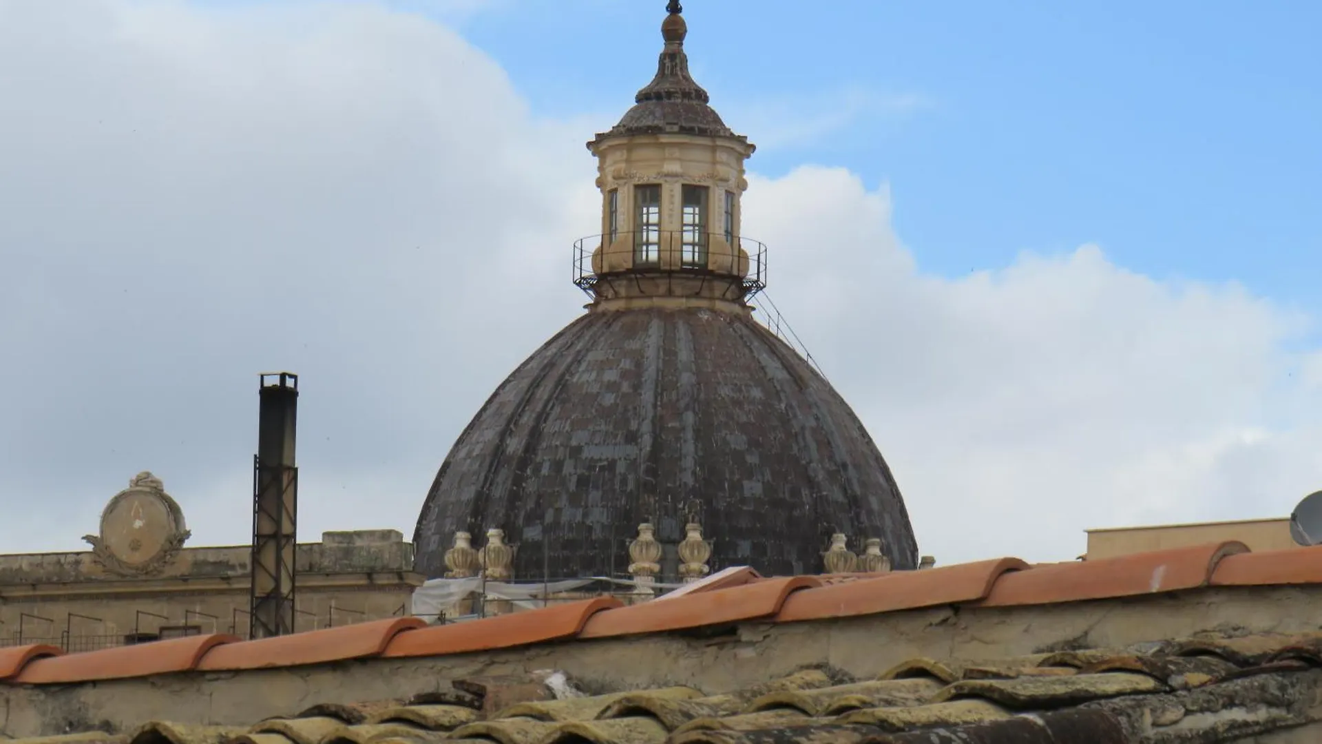 Awesome Terrace And Apartment In The City Centre Palermo