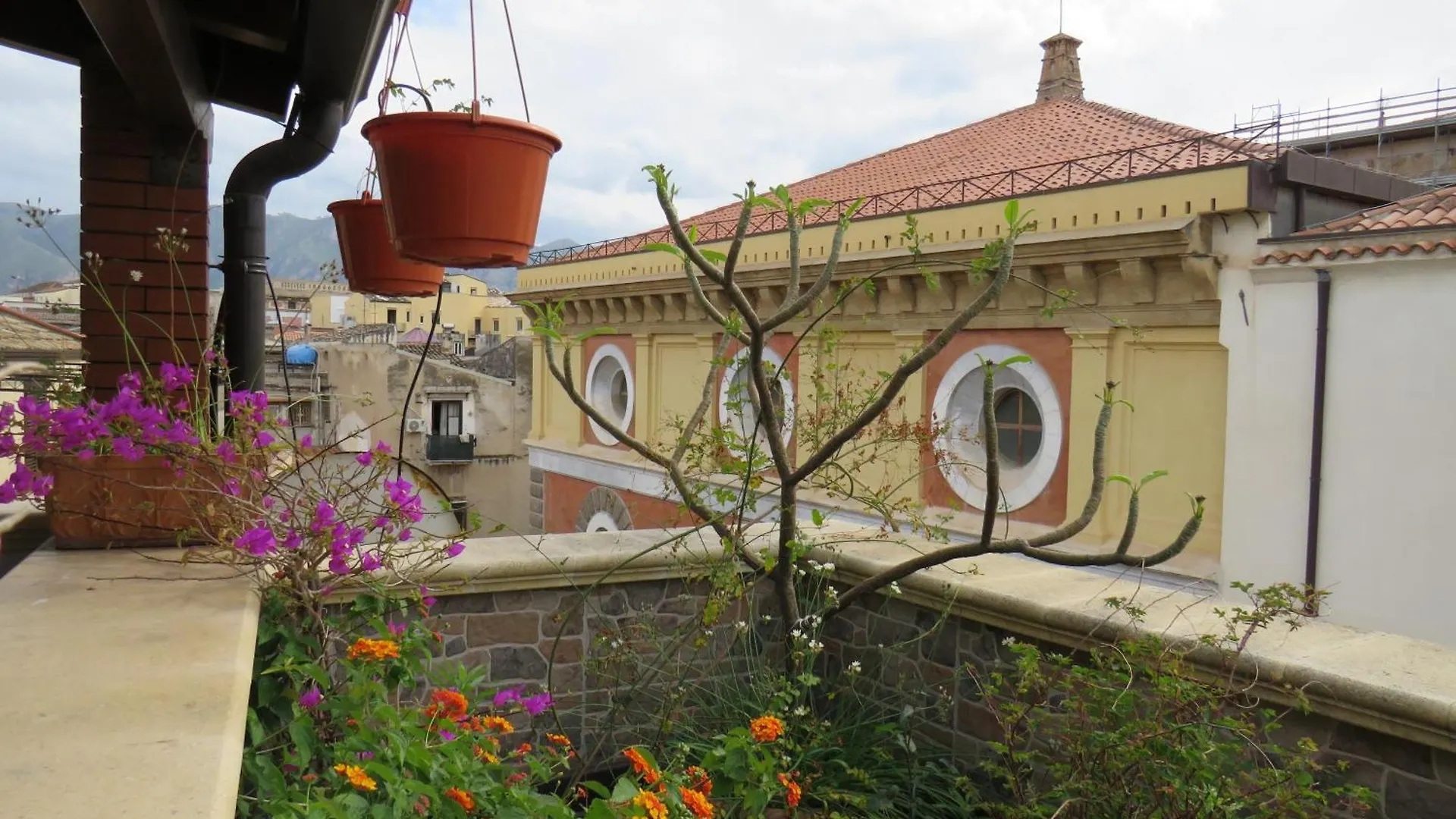 Awesome Terrace And Apartment In The City Centre Palermo Italy