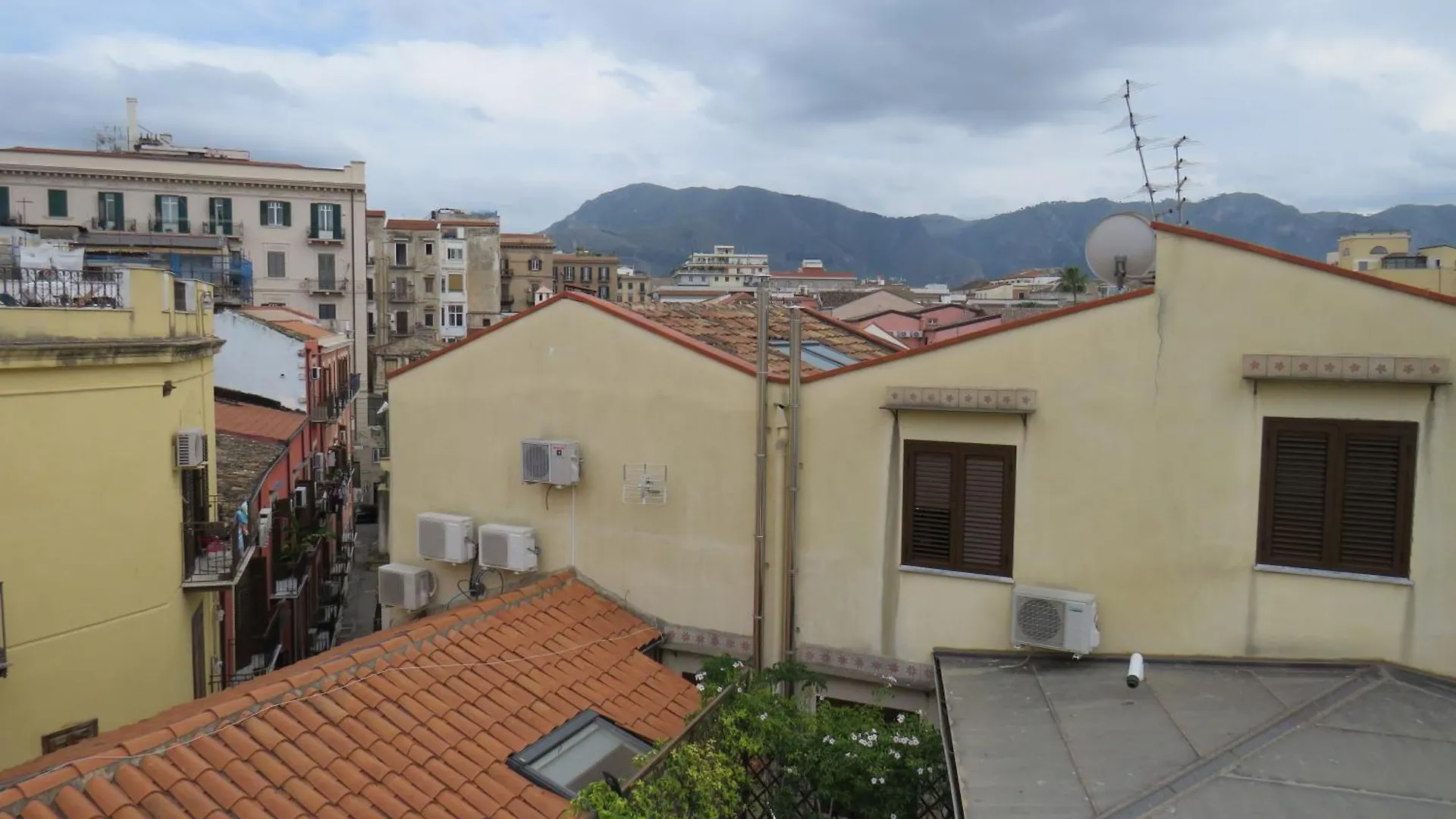 Awesome Terrace And Apartment In The City Centre Palermo